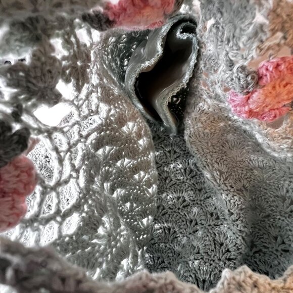 Vintage Handmade Crochet Green Tunic Sweater Pink Roses Colleens Collectables - Picture 8 of 13